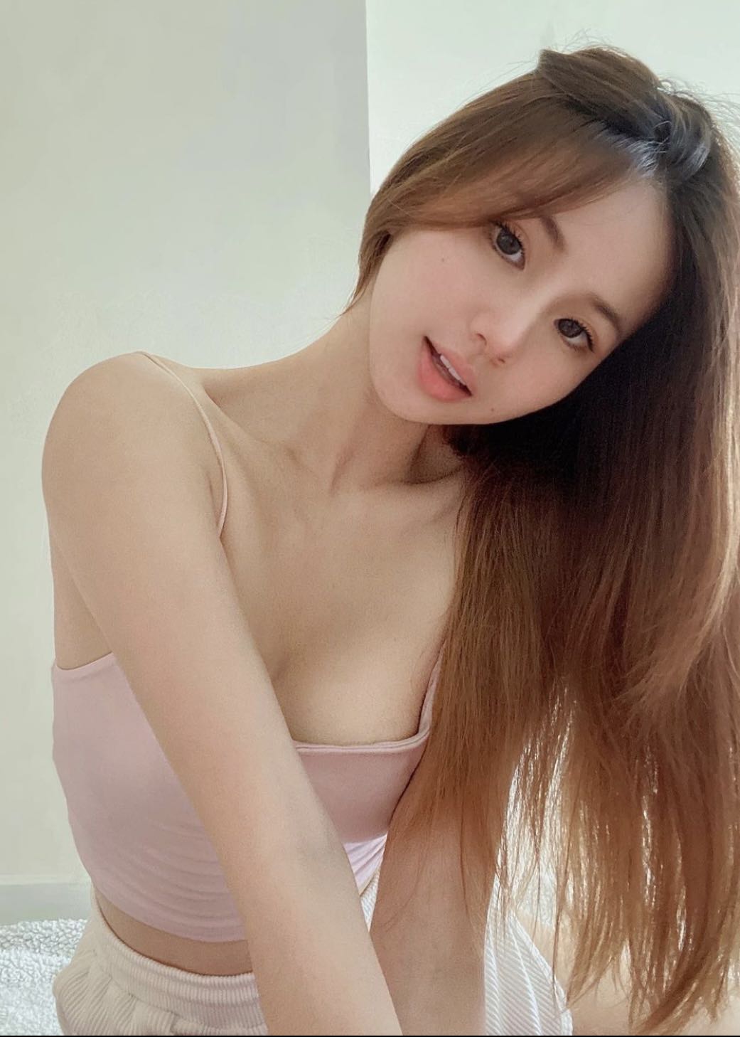 Private01Anna Female,5'3 or under(160cm),Spanish,Red,Thai